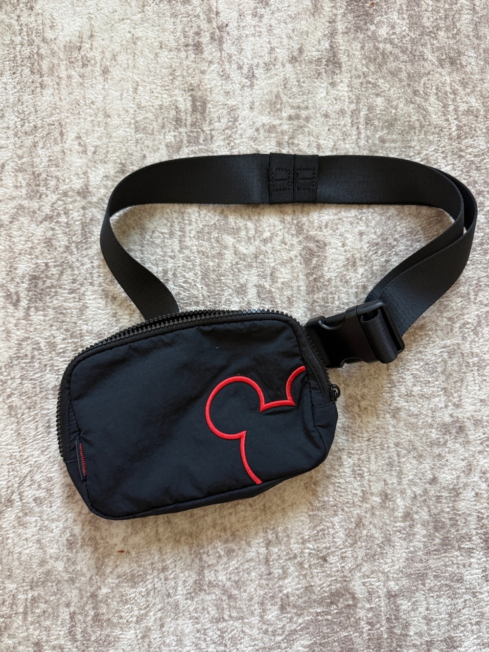♥️🖤LULULEMON Disney x Everywhere Belt Bag 1L Mickey Mouse| black
